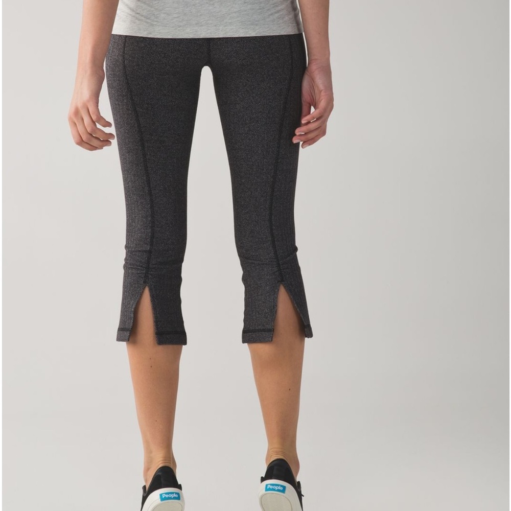 Lululemon Crop Pants Tweed Pattern Elastic Waistband Black Gray Women's US 13.5"